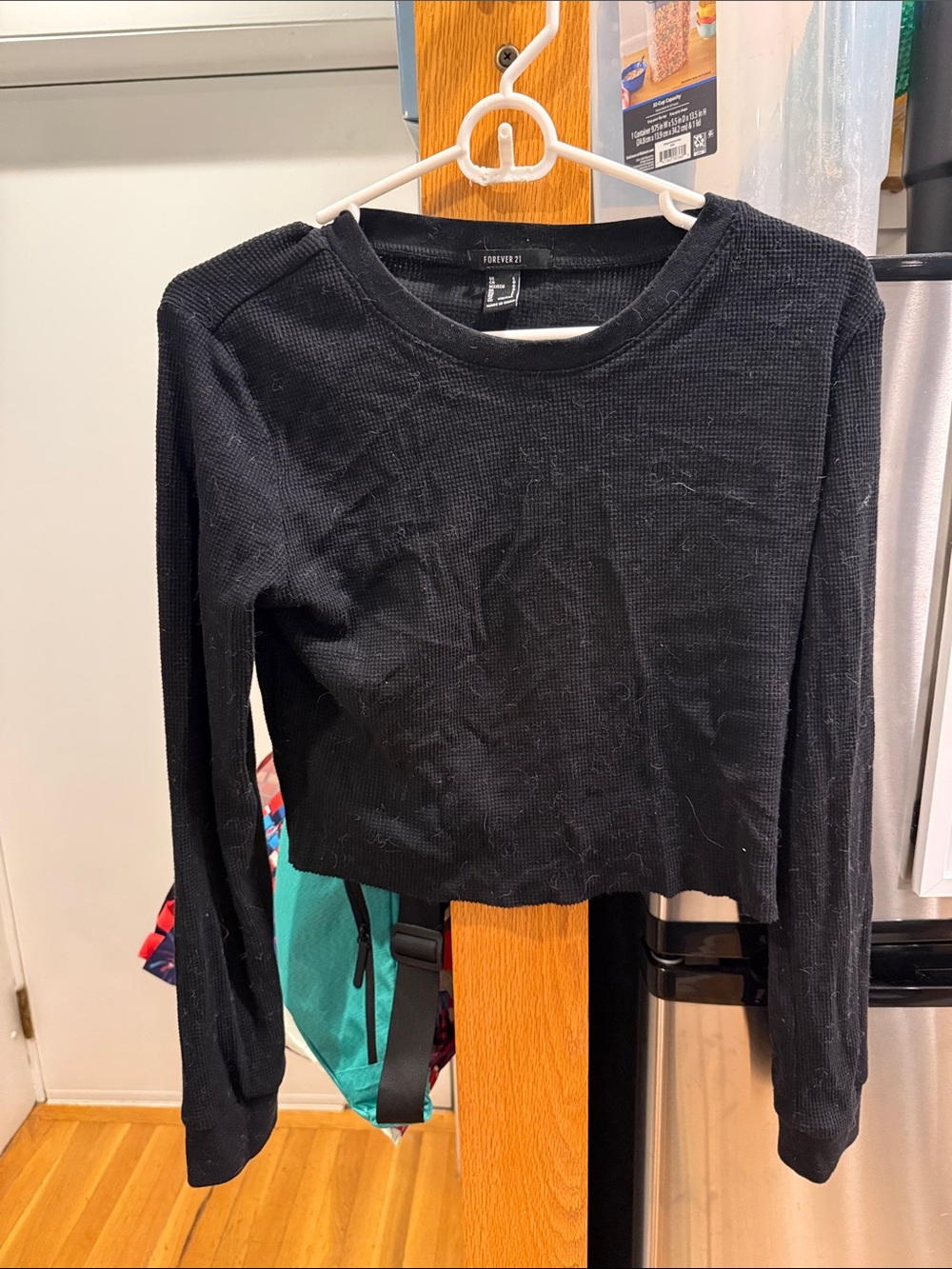 Forever 21 Black Long-Sleeve Cropped Knit Top